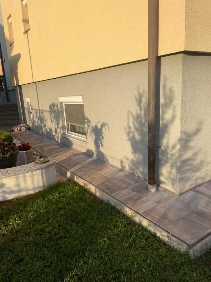 קריקווניצה Moderne Souterrainwohnung מראה חיצוני תמונה