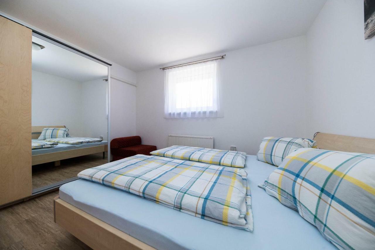 קריקווניצה Moderne Souterrainwohnung מראה חיצוני תמונה
