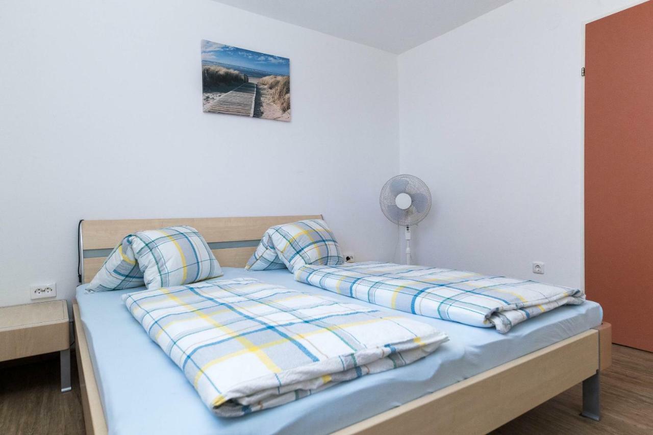 קריקווניצה Moderne Souterrainwohnung מראה חיצוני תמונה