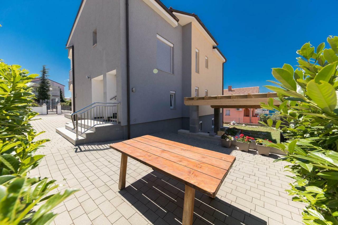 קריקווניצה Moderne Souterrainwohnung מראה חיצוני תמונה