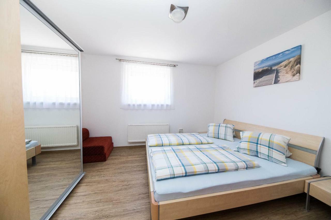 קריקווניצה Moderne Souterrainwohnung מראה חיצוני תמונה