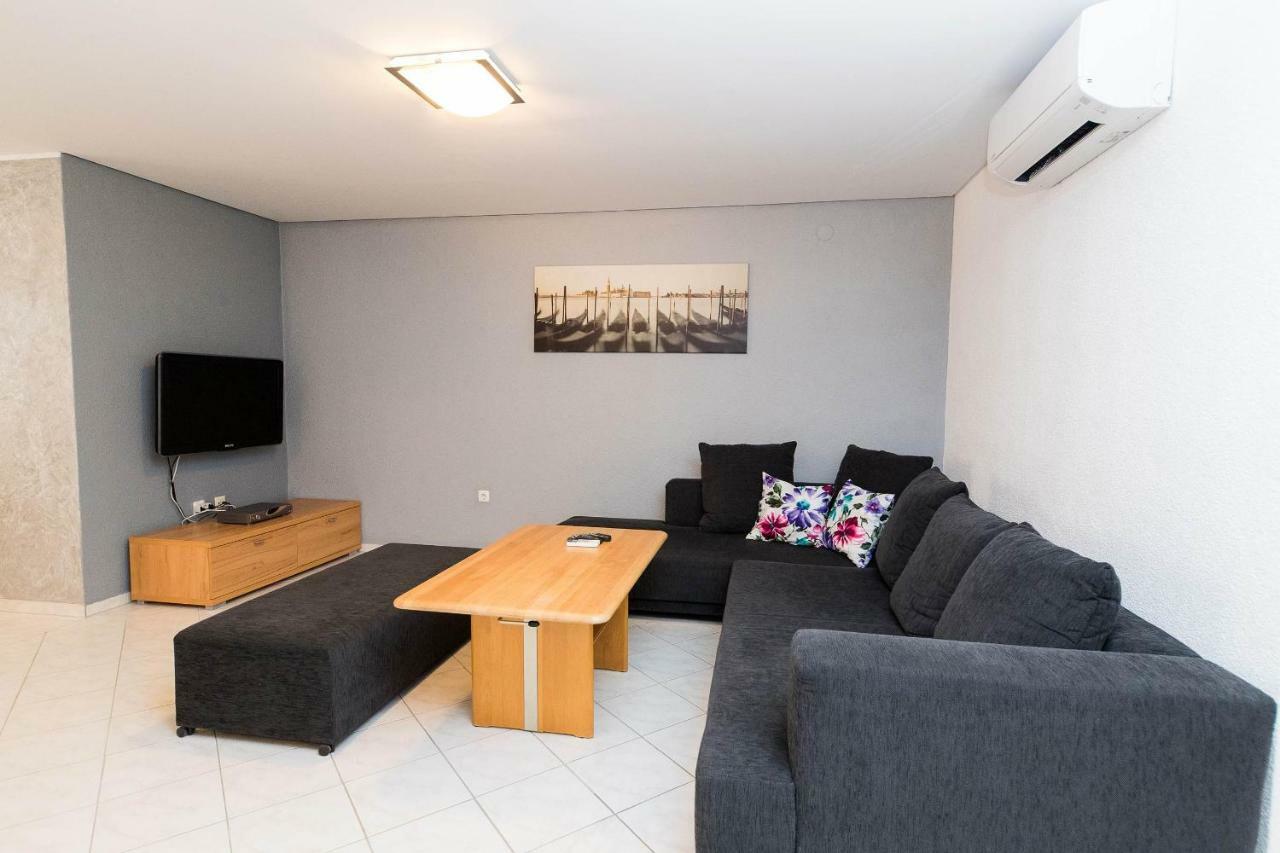 קריקווניצה Moderne Souterrainwohnung מראה חיצוני תמונה